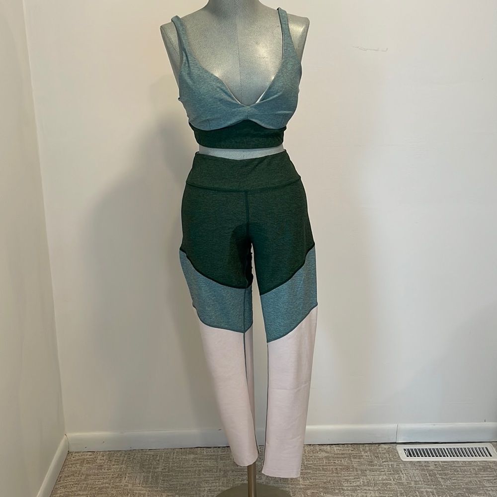 Outdoor Voices colorblock sports bra and leggings